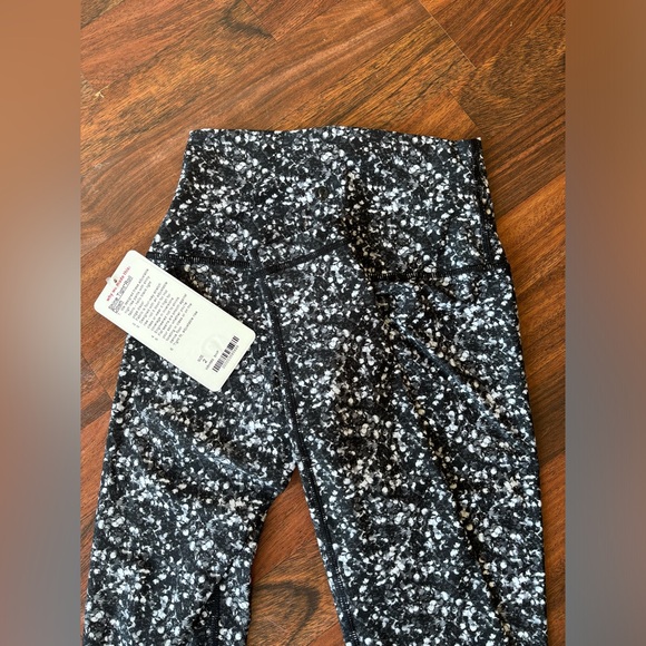 Lululemon Leggings - Picture 1 of 2